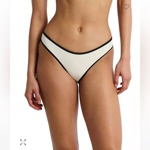 Onia
Milly Bikini Bottom. Egret/ black